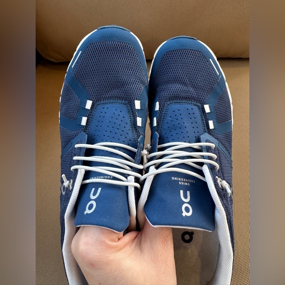 On Cloud Navy White Running Shoes Women’s US W10 EU 42 Swiss Engineering - Picture 6 of 14